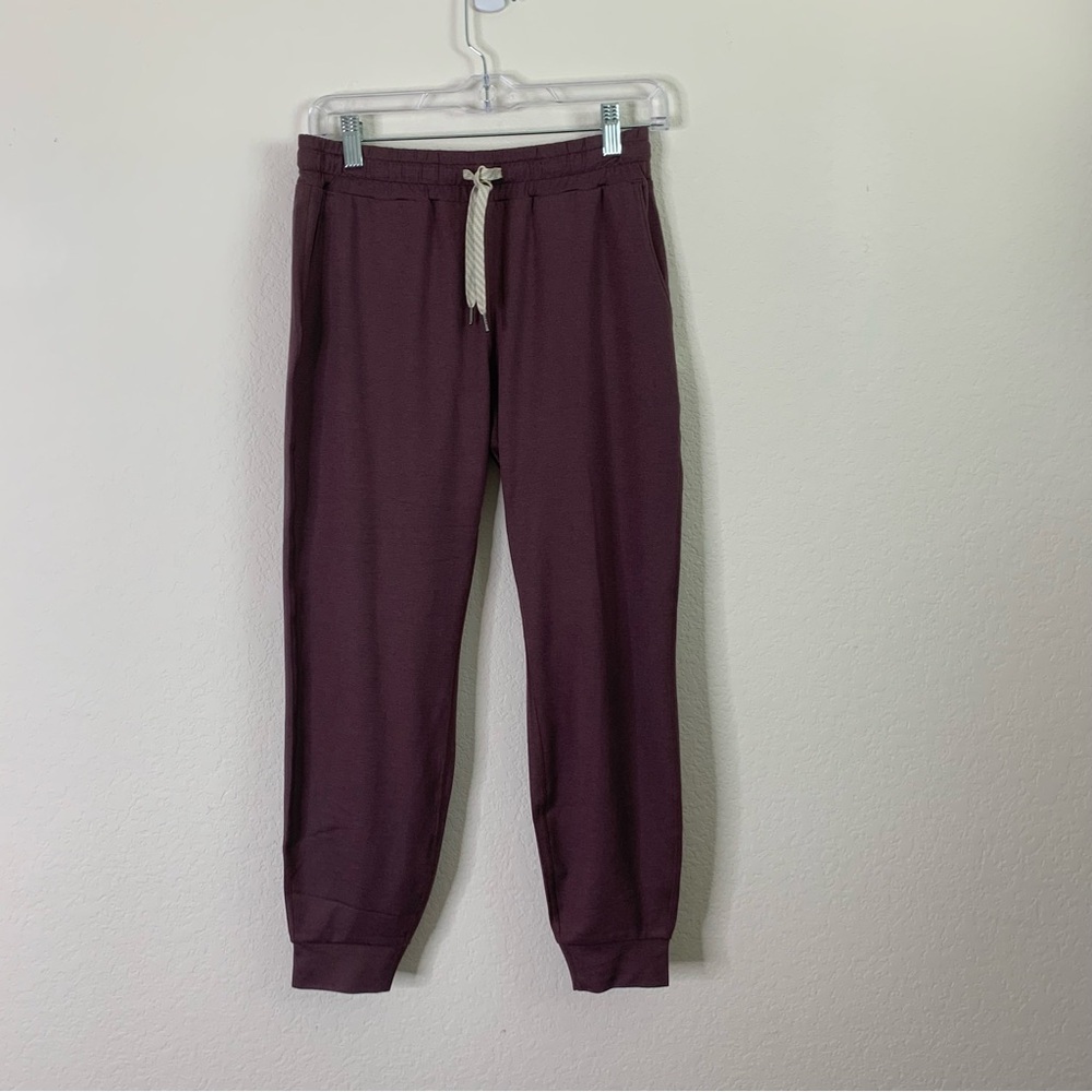 Vuori Womens purple drawstring performance joggers XS